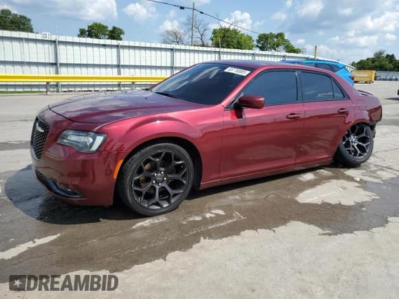 ✅ 2019 Chrysler 300 S • VIN: 2C3CCABG6KH624795 • Lot: 65776885. Wystawiony na Copart z przebiegiem 62 956 mil. Bezpłatny archiwum sprzedaży aukcyjnych z USA i szczegółowy raport historii pojazdu na DreamBid. Zdjęcie 1.