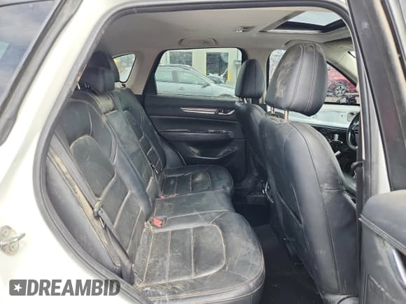 ✅ 2017 Mazda CX-5 Grand Touring • VIN: JM3KFBDL9H0187491 • Lot: 69426975. Wystawiony na Copart z przebiegiem 120 756 mil. Bezpłatny archiwum sprzedaży aukcyjnych z USA i szczegółowy raport historii pojazdu na DreamBid. Zdjęcie 11.