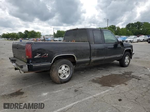 ✅ 1998 GMC Sierra 1500 • VIN: 1GTEK19R2WE559262 • Лот: 62186945. Опубликован ранее на Copart с пробегом 217 981 миль. Бесплатный доступ к архиву аукционных продаж из США и подробный отчёт об истории автомобиля на DreamBid. Изображение 3.