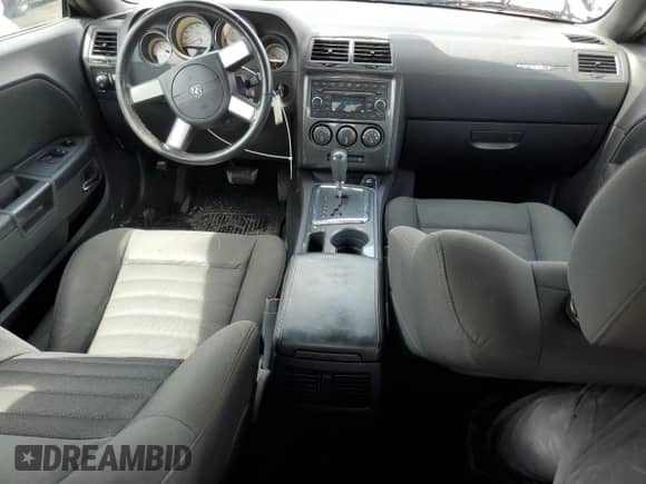 2009 Dodge Challenger R/T z VIN 2B3LJ54T09H509785, wystawiony jako Copart lot #66472714 z przebiegiem 86 756 mil mil oraz Szkoda całkowita • Salvage title. Historia ofert i sprzedaży dostępna na DreamBid. Obrazek 8.