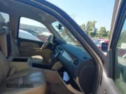 ✅ 2007 Chevrolet Tahoe LT • VIN: 1GNFK13077J135641 • Lot: 43260484. Wystawiony na IAAI z przebiegiem 183 992 mil. Bezpłatny archiwum sprzedaży aukcyjnych z USA i szczegółowy raport historii pojazdu na DreamBid. Zdjęcie 5.