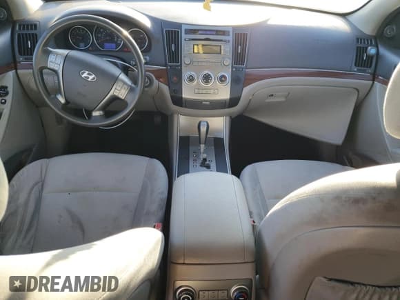 ✅ 2008 Hyundai Veracruz GLS • VIN: KM8NU13C58U071569 • Lot: 82136885. Listed on Copart with 195,982 mi. Free auction sales archive from the USA and detailed vehicle history report at DreamBid. Image 8.