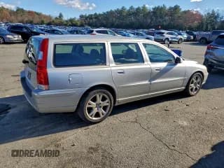 ✅ 2007 Volvo V70 2.4L • VIN: YV1SW612472642403 • Lot: 92674845. Listed on Copart with 104,658 mi. Free auction sales archive from the USA and detailed vehicle history report at DreamBid. Image 3.