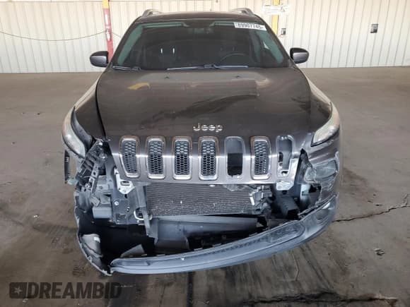 ✅ 2014 Jeep Cherokee Latitude • VIN: 1C4PJMCS3EW145439 • Lot: 89907745. Wystawiony na Copart z przebiegiem 146 950 mil. Bezpłatny archiwum sprzedaży aukcyjnych z USA i szczegółowy raport historii pojazdu na DreamBid. Zdjęcie 5.
