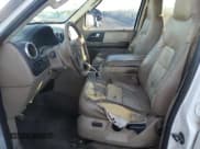 ✅ 2003 Ford Expedition Eddie Bauer • VIN: 1FMPU17L03LC00707 • Лот: 90081095. Опубликован ранее на Copart с пробегом 266 472 миль. Бесплатный доступ к архиву аукционных продаж из США и подробный отчёт об истории автомобиля на DreamBid. Изображение 7.