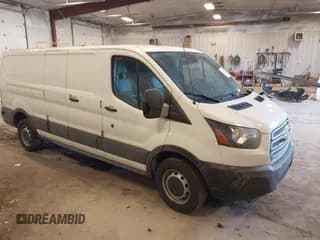 ✅ 2017 Ford Transit • VIN: 1FTYR2ZM3HKB56625 • Lot: 43711786. Wystawiony na IAAI z przebiegiem 295 131 mil. Bezpłatny archiwum sprzedaży aukcyjnych z USA i szczegółowy raport historii pojazdu na DreamBid. Zdjęcie 1.