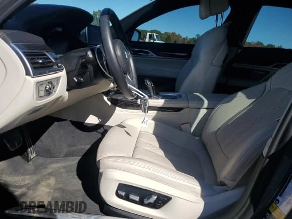 ✅ 2022 BMW 7 Series 750i xDrive • VIN: WBA7U2C0XNCK85433 • Lot: 74034664. Listed on Copart with 26,050 mi. Free auction sales archive from the USA and detailed vehicle history report at DreamBid. Image 7.