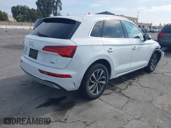 ✅ 2021 Audi Q5 Premium Plus • VIN: WA1BAAFY0M2009066 • Lot: 43525609. Listed on IAAI with 43,902 mi. Free auction sales archive from the USA and detailed vehicle history report at DreamBid. Image 4.