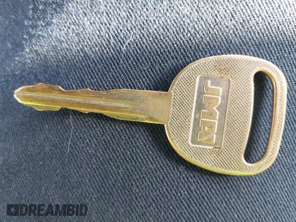 ✅ 2006 Chevrolet Equinox LT • VIN: 2CNDL63F966003146 • Лот: 41922332. Опубликован ранее на IAAI с пробегом 245 407 миль. Бесплатный доступ к архиву аукционных продаж из США и подробный отчёт об истории автомобиля на DreamBid. Изображение 11.