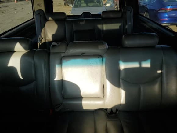 ✅ 2004 Chevrolet Suburban LS • VIN: 3GNEC16Z34G305669 • Лот: 85811874. Опубликован ранее на Copart с пробегом 248 849 миль. Бесплатный доступ к архиву аукционных продаж из США и подробный отчёт об истории автомобиля на DreamBid. Изображение 10.