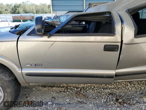 ✅ 2003 Chevrolet S-10 LS • VIN: 1GCDT13X73K112956 • Лот: 75941354. Опубликован ранее на Copart с пробегом Не указан. Бесплатный доступ к архиву аукционных продаж из США и подробный отчёт об истории автомобиля на DreamBid. Изображение 7.