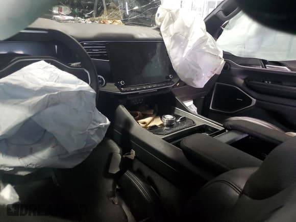 ✅ 2024 Jeep Wagoneer Series III • VIN: 1C4SJVDP0RS176221 • Lot: 80642705. Wystawiony na Copart z przebiegiem Nie podano. Bezpłatny archiwum sprzedaży aukcyjnych z USA i szczegółowy raport historii pojazdu na DreamBid. Zdjęcie 8.