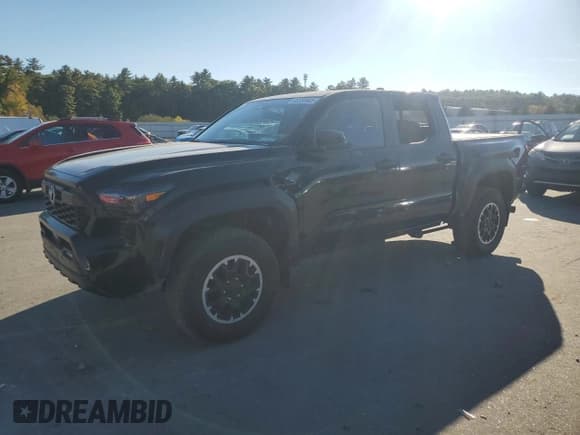 ✅ 2024 Toyota Tacoma TRD Sport • VIN: 3TMLB5JN1RM050592 • Лот: 85353605. Опубликован ранее на Copart с пробегом 12 768 миль. Бесплатный доступ к архиву аукционных продаж из США и подробный отчёт об истории автомобиля на DreamBid. Изображение 1.
