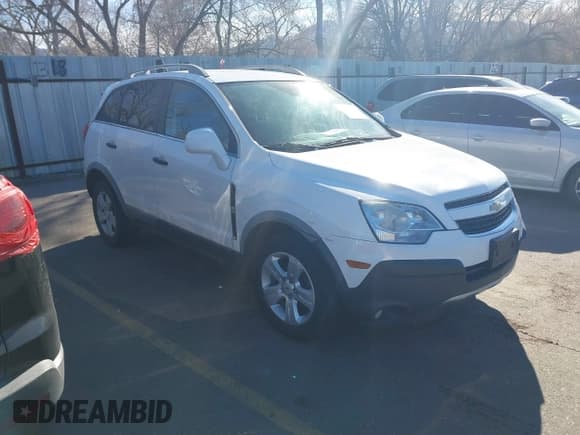 ✅ 2014 Chevrolet Captiva Sport LS • VIN: 3GNAL2EK2ES648528 • Lot: 41856138. Wystawiony na IAAI z przebiegiem 135 511 mil. Bezpłatny archiwum sprzedaży aukcyjnych z USA i szczegółowy raport historii pojazdu na DreamBid. Zdjęcie 1.