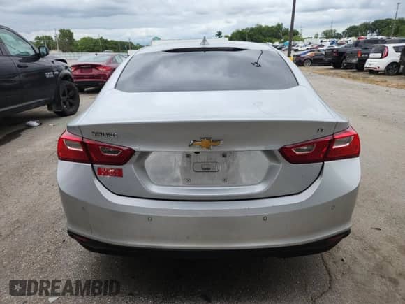 2017 Chevrolet Malibu LT z VIN 1G1ZE5ST3HF258799, wystawiony jako Copart lot #68189705 z przebiegiem 127 345 mil mil oraz Czysty tytuł • Clean title. Historia ofert i sprzedaży dostępna na DreamBid. Obrazek 6.