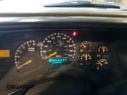 ✅ 2001 Chevrolet Suburban LT • VIN: 3GNFK16T21G155598 • Лот: 50503275. Опубликован ранее на Copart с пробегом 206 888 миль. Бесплатный доступ к архиву аукционных продаж из США и подробный отчёт об истории автомобиля на DreamBid. Изображение 9.