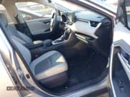 ✅ 2019 Toyota RAV4 XLE Premium • VIN: 2T3C1RFV8KC019929 • Lot: 41232800. Wystawiony na IAAI z przebiegiem 112 950 mil. Bezpłatny archiwum sprzedaży aukcyjnych z USA i szczegółowy raport historii pojazdu na DreamBid. Zdjęcie 5.