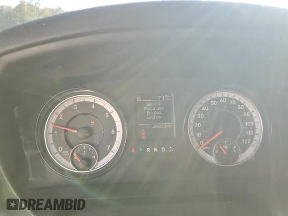 2021 Ram 1500 Warlock z VIN 1C6RR6GT3MS524535, wystawiony jako Copart lot #80835234 z przebiegiem 28 933 mil mil oraz Szkoda całkowita • Salvage title. Historia ofert i sprzedaży dostępna na DreamBid. Obrazek 9.