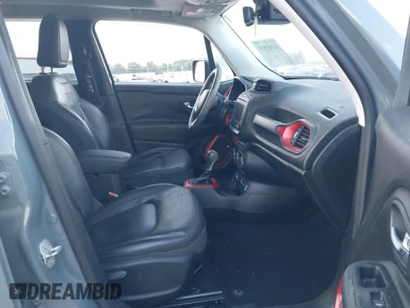 ✅ 2016 Jeep Renegade Trailhawk • VIN: ZACCJBCT4GPD05839 • Lot: 43361836. Wystawiony na IAAI z przebiegiem 156 658 mil. Bezpłatny archiwum sprzedaży aukcyjnych z USA i szczegółowy raport historii pojazdu na DreamBid. Zdjęcie 5.