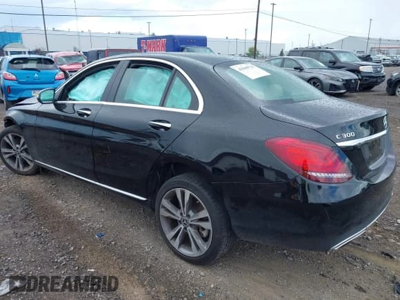 ✅ 2021 Mercedes-Benz C 300 • VIN: W1KWF8EB6MR648452 • Lot: 43049735. Wystawiony na IAAI z przebiegiem 49 656 mil. Bezpłatny archiwum sprzedaży aukcyjnych z USA i szczegółowy raport historii pojazdu na DreamBid. Zdjęcie 3.