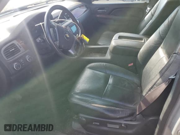 ✅ 2011 Chevrolet Suburban LS • VIN: 1GNSKHE30BR354739 • Lot: 93123655. Listed on Copart with 385,991 mi. Free auction sales archive from the USA and detailed vehicle history report at DreamBid. Image 7.