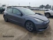✅ 2022 Tesla Model 3 • VIN: 5YJ3E1EAXNF371505 • Lot: 60974425. Wystawiony na Copart z przebiegiem 112 742 mil. Bezpłatny archiwum sprzedaży aukcyjnych z USA i szczegółowy raport historii pojazdu na DreamBid. Zdjęcie 4.