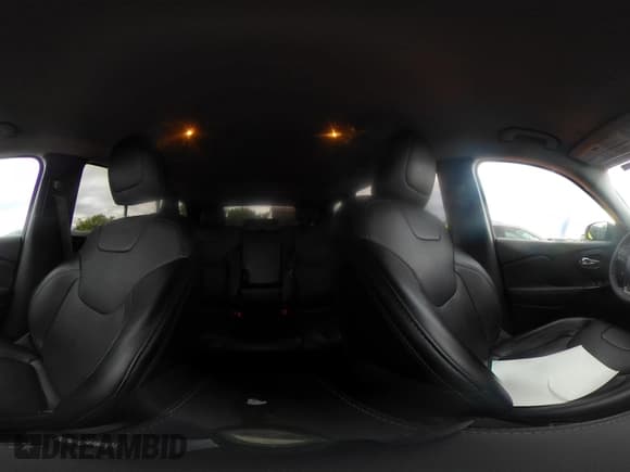 ✅ 2023 Jeep Cherokee Altitude Lux • VIN: 1C4PJMMB5PD114674 • Lot: 42129076. Wystawiony na IAAI z przebiegiem 54 269 mil. Bezpłatny archiwum sprzedaży aukcyjnych z USA i szczegółowy raport historii pojazdu na DreamBid. Zdjęcie 18.