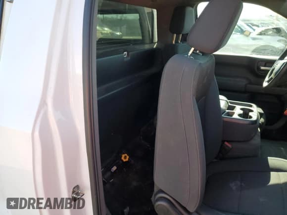 ✅ 2022 Chevrolet Silverado 1500 • VIN: 3GCNYAED0NG107715 • Лот: 45875255. Опубликован ранее на Copart с пробегом 86 590 миль. Бесплатный доступ к архиву аукционных продаж из США и подробный отчёт об истории автомобиля на DreamBid. Изображение 10.