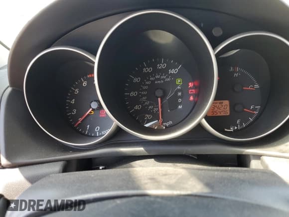 ✅ 2004 Mazda 3 i • VIN: JM1BK12FX41105445 • Лот: 58930825. Опубликован ранее на Copart с пробегом 95 476 миль. Бесплатный доступ к архиву аукционных продаж из США и подробный отчёт об истории автомобиля на DreamBid. Изображение 9.