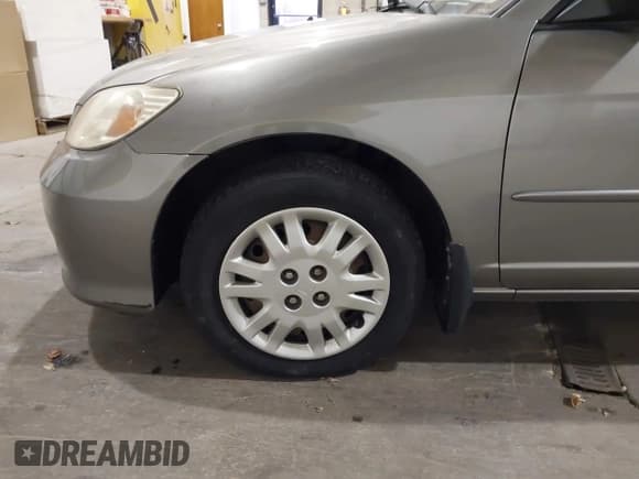 ✅ 2005 Honda Civic LX • VIN: JHMES16575S003884 • Lot: 43814445. Listed on IAAI with 174,350 mi. Free auction sales archive from the USA and detailed vehicle history report at DreamBid. Image 16.