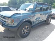 ✅ 2022 Ford Bronco • VIN: 1FMDE5BH8NLB72622 • Lot: 42974136. Wystawiony na IAAI z przebiegiem 17 065 mil. Bezpłatny archiwum sprzedaży aukcyjnych z USA i szczegółowy raport historii pojazdu na DreamBid. Zdjęcie 2.
