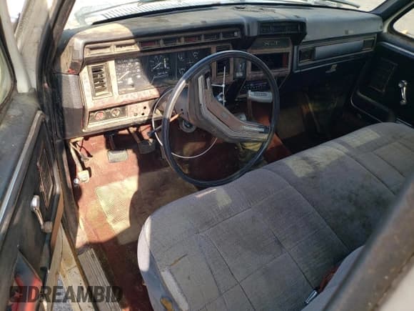 ✅ 1985 Ford F-350 • VIN: 1FTHF3615FPB13171 • Лот: 71674405. Опубликован ранее на Copart с пробегом 58 992 миль. Бесплатный доступ к архиву аукционных продаж из США и подробный отчёт об истории автомобиля на DreamBid. Изображение 8.