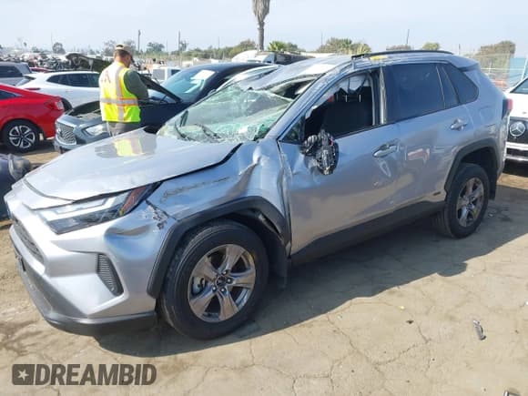 ✅ 2024 Toyota RAV4 Hybrid LE • VIN: JTMMWRFV1RD266849 • Лот: 43616217. Опубликован ранее на IAAI с пробегом 13 701 миль. Бесплатный доступ к архиву аукционных продаж из США и подробный отчёт об истории автомобиля на DreamBid. Изображение 18.