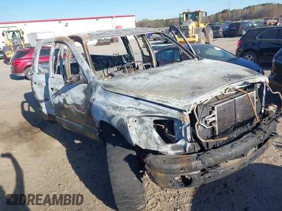 2006 Dodge 3500 SLT z VIN 3D7LX38C26G235602, wystawiony jako IAAI lot #41894590 z przebiegiem Nie podano mil oraz . Historia ofert i sprzedaży dostępna na DreamBid. Obrazek 6.