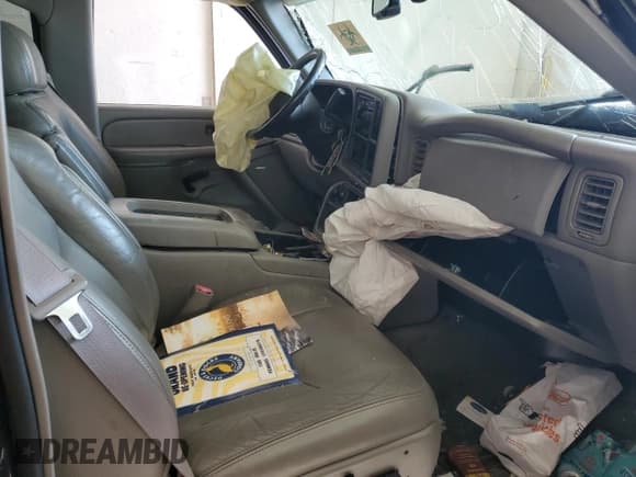 ✅ 2004 GMC Sierra 2500HD SLT • VIN: 1GTHK23234F205868 • Lot: 52229555. Wystawiony na Copart z przebiegiem 199 595 mil. Bezpłatny archiwum sprzedaży aukcyjnych z USA i szczegółowy raport historii pojazdu na DreamBid. Zdjęcie 7.