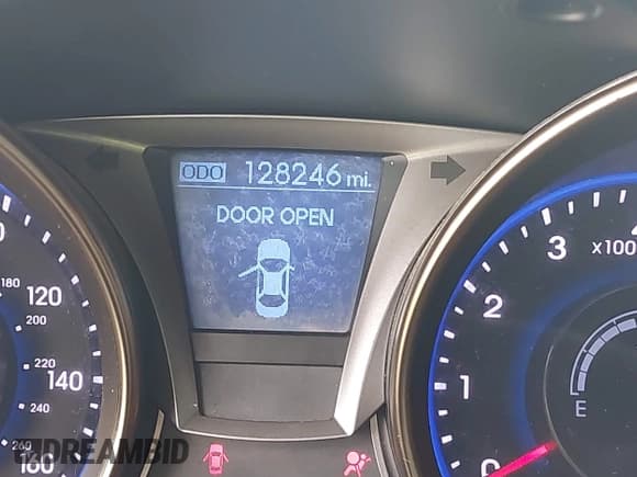 ✅ 2013 Hyundai Genesis Coupe 2.0T • VIN: KMHHT6KD0DU091858 • Lot: 42923154. Wystawiony na IAAI z przebiegiem 128 246 mil. Bezpłatny archiwum sprzedaży aukcyjnych z USA i szczegółowy raport historii pojazdu na DreamBid. Zdjęcie 15.