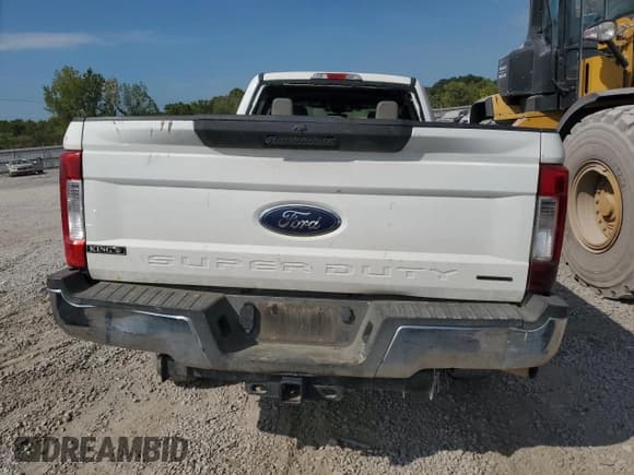 ✅ 2019 Ford F-250 XL • VIN: 1FT7W2B66KED39474 • Lot: 69393524. Listed on Copart with 118,735 mi. Free auction sales archive from the USA and detailed vehicle history report at DreamBid. Image 6.
