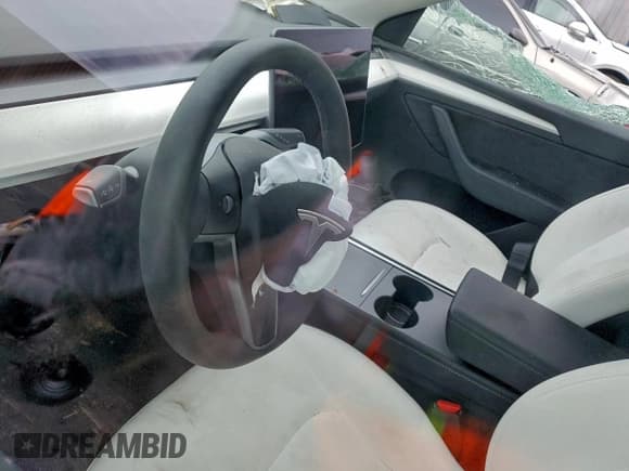 ✅ 2023 Tesla Model Y Long Range • VIN: 7SAYGDEE3PF714262 • Lot: 94197075. Wystawiony na Copart z przebiegiem 13 670 mil. Bezpłatny archiwum sprzedaży aukcyjnych z USA i szczegółowy raport historii pojazdu na DreamBid. Zdjęcie 8.