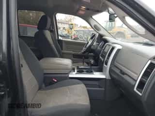 2009 Dodge 1500 SLT z VIN 1D3HV18T69S820374, wystawiony jako IAAI lot #43599855 z przebiegiem 175 437 mil mil oraz . Historia ofert i sprzedaży dostępna na DreamBid. Obrazek 5.