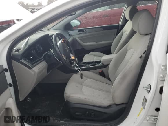 ✅ 2019 Hyundai Sonata • VIN: KMHE14L27KA093101 • Лот: 69629844. Опубликован ранее на Copart с пробегом 34 147 миль. Бесплатный доступ к архиву аукционных продаж из США и подробный отчёт об истории автомобиля на DreamBid. Изображение 7.