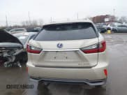 ✅ 2017 Lexus RX 450h • VIN: 2T2BGMCA1HC019573 • Lot: 43711545. Wystawiony na IAAI z przebiegiem 62 983 mil. Bezpłatny archiwum sprzedaży aukcyjnych z USA i szczegółowy raport historii pojazdu na DreamBid. Zdjęcie 16.