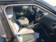 ✅ 2013 Hyundai Veloster w/Black Int • VIN: KMHTC6AD8DU135360 • Lot: 39632653. Wystawiony na IAAI z przebiegiem 135 744 mil. Bezpłatny archiwum sprzedaży aukcyjnych z USA i szczegółowy raport historii pojazdu na DreamBid. Zdjęcie 5.