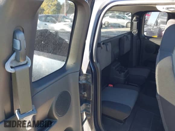 2008 Chevrolet Colorado LS with VIN 1GCCS199588160595, listed as a IAAI auction lot 43595185 with 220,281 mi miles and . Bid and sale history available at DreamBid. Image 8.