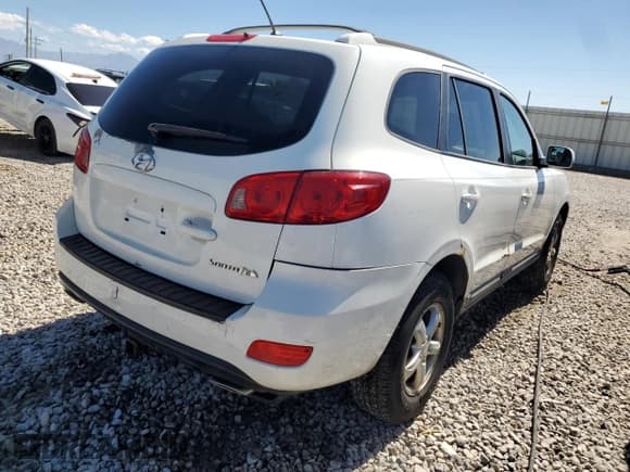 ✅ 2007 Hyundai Santa Fe GLS • VIN: 5NMSG13D27H003730 • Lot: 72128664. Listed on Copart with 197,039 mi. Free auction sales archive from the USA and detailed vehicle history report at DreamBid. Image 3.