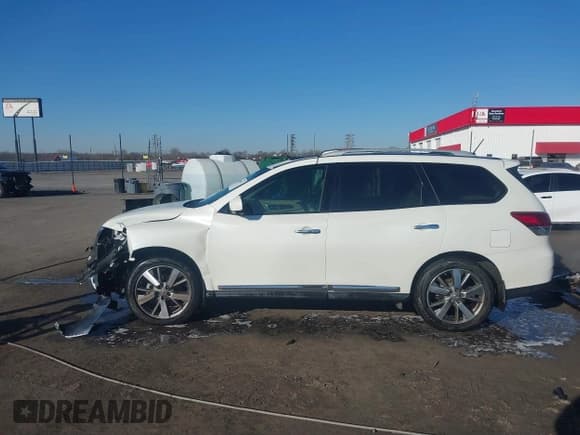 ✅ 2015 Nissan Pathfinder SV • VIN: 5N1AR2MN2FC609752 • Lot: 41607632. Listed on IAAI with 74,405 mi. Free auction sales archive from the USA and detailed vehicle history report at DreamBid. Image 14.