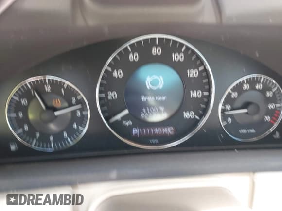 ✅ 2009 Mercedes-Benz CLK 350 • VIN: WDBTK56F69T109623 • Lot: 42692297. Listed on IAAI with 111,140 mi. Free auction sales archive from the USA and detailed vehicle history report at DreamBid. Image 7.