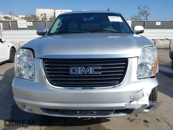 ✅ 2014 GMC Yukon SLT • VIN: 1GKS1CE02ER119966 • Lot: 43609568. Listed on IAAI with 133,605 mi. Free auction sales archive from the USA and detailed vehicle history report at DreamBid. Image 13.