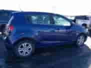 2013 Chevrolet Sonic LT с VIN 1G1JD6SH1D4213156, выставлен на аукционе Copart как лот 43438135 с пробегом 86 625 миль миль и Списание • Salvage title. История ставок и продаж доступна на DreamBid. Изображение 3.