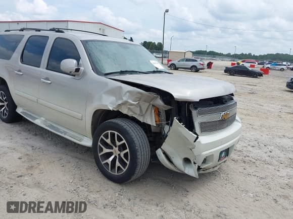 ✅ 2007 Chevrolet Suburban LTZ • VIN: 3GNFK163X7G217774 • Lot: 43051349. Listed on IAAI with 239,882 mi. Free auction sales archive from the USA and detailed vehicle history report at DreamBid. Image 6.