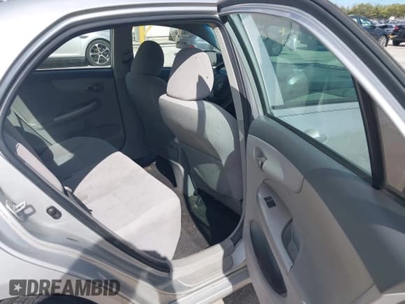 ✅ 2010 Toyota Corolla LE • VIN: JTDBU4EE3AJ077983 • Lot: 43402315. Listed on IAAI with 154,931 mi. Free auction sales archive from the USA and detailed vehicle history report at DreamBid. Image 8.